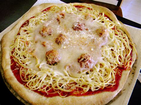 How to make baked spaghetti. Spaghetti Pizza - Cook Diary