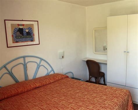 Outdoor bar table ukfcu olb. Portolaconia Residence Details : Hopaway Holiday ...