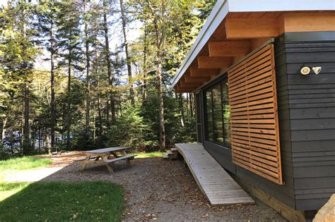 We also offer several services to enhance our guests' accommodation while they enjoy the surrounding natural setting and discover the north side of the. Rapide - EXP. Cabin - Parc national du Mont-Tremblant - Sépaq