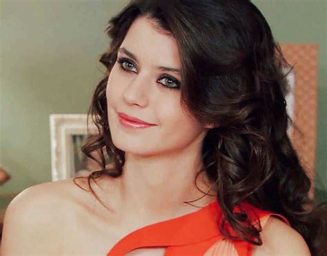 توفي حبيبها بحادث سير أسرار عن الممثلة التركية بيرين سات وهذا ما قالته عن الإغتصاب وطن