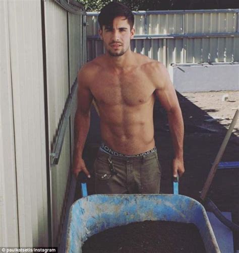 Australian Tradesmen Are Hot Property On Social Media After 90 An Hour Salary Revealed Daily