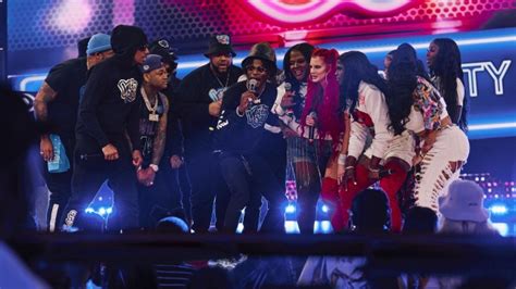 Watch Nick Cannon Presents Wild N Out Battle Of Sexes Traetwothree S19 E25 Tv Shows Directv
