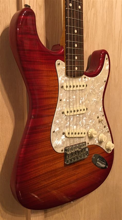 1996 Fender Foto Flame Stratocaster Cherry Sunburst Guitars Electric