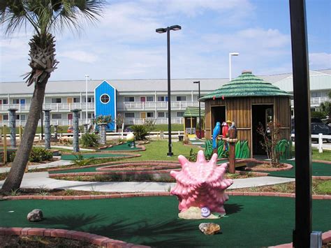 Moody gardens in galveston reopened memorial day weekend and invites guests to enjoy the hotel, golf course and other attractions. Moody Gardens Mini Golf Course (With images) | Galveston ...