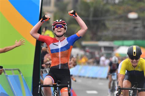 Anna Van Der Breggen Wins Rio Olympics Women S Road Race Lizzie Armitstead Fifth Cycling