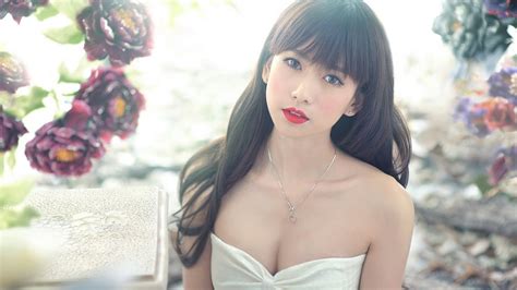 Wallpaper Wanita Model Rambut Panjang Asia Gaun Putih Mode