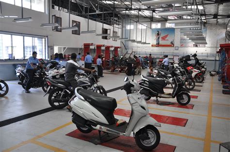 Give your honda the care it deserves when you bring it to our certified honda service center near kansas city, ks, for all its maintenance and repairs. Honda Two Wheeler Service Center in Pune | Honda Bike ...