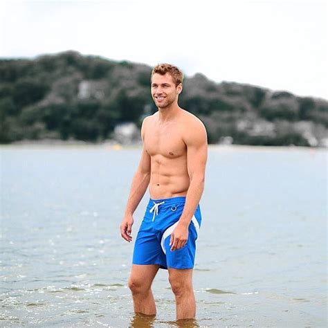 Kacey Carrig R Hotguys