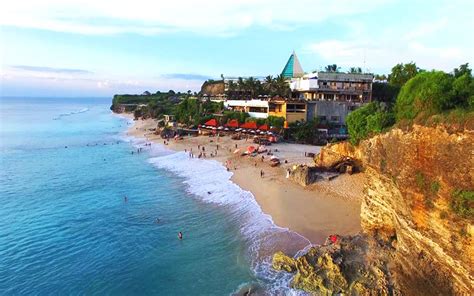 Dreamland Beach The Surfing Paradise In Bali