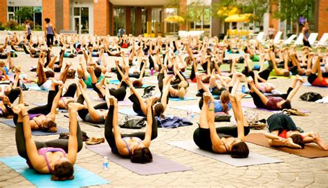 urban yoga philly returns this summer with free yoga philadelphia magazine