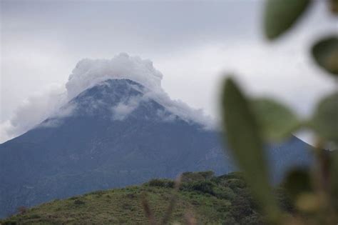 Mexicans In 2 States Flee Homes After Colima Volcano Spews Ash Video