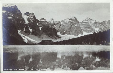 Postcard 8952 Moraine Lake Valley Of The Ten Peaks