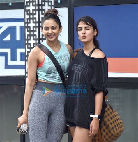 Photos Rakul Preet Singh And Rhea Chakraborty Spotted At The Gym In Juhu Parties And Events