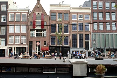 Das anne frank haus in der prinsengracht in amsterdam, ist ein museum, welches dem jüdischen mädchen anne frank gewidmet wurde. Anne Frank House, The Anne Frank Hideout in Amsterdam ...