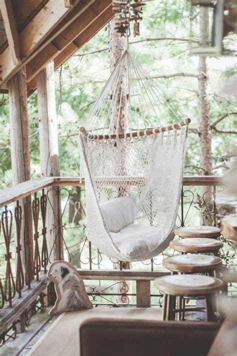 There is nothing worse than an empty balcony. 20+ Cozy Balcony Decorating Ideas | Bored Panda