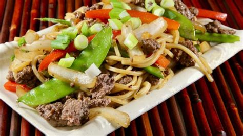 I always use broccoli carrots mushrooms onions peppers baby corn and sugar pea pods. Ground Beef Lo Mein Recipe - Allrecipes.com