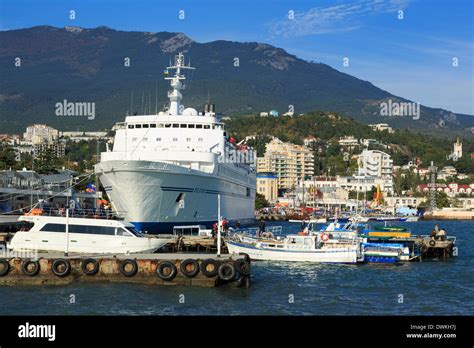 Port Of Yalta Crimea Ukraine Europe Stock Photo Alamy