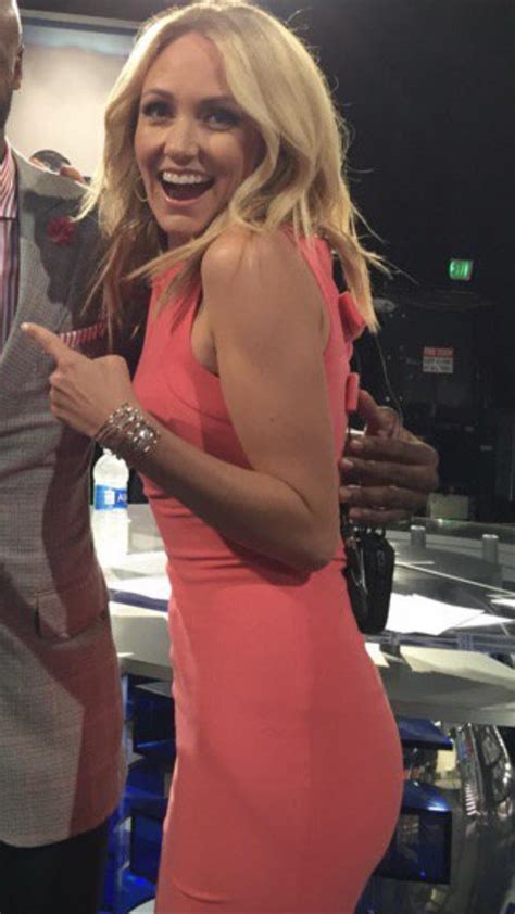 Lindsay Rhodes Nfl Network Host Fabled Famous Beauties. 