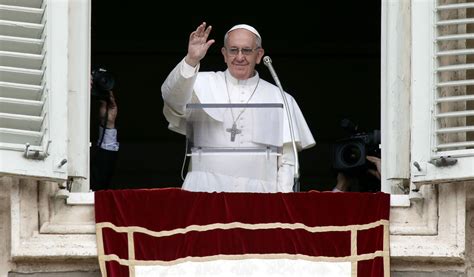 Il Primo Angelus Di Papa Francesco La Misericordia Cambia Il Mondo