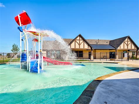 Clubhouse And Pool Woodland Park