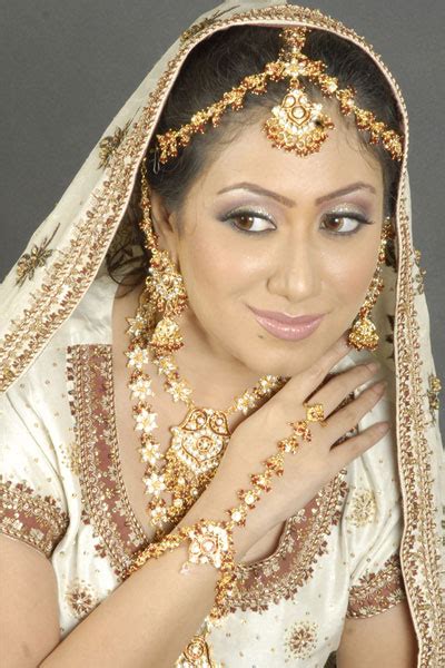 Paki Models In Bridal Photoshoot