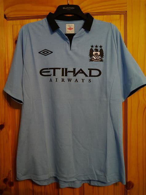 Comprar más camiseta de manchester city puede disfrutar de los siguientes beneficios información global: Manchester City Home Camiseta de Fútbol 2012 - 2013. Sponsored by Etihad