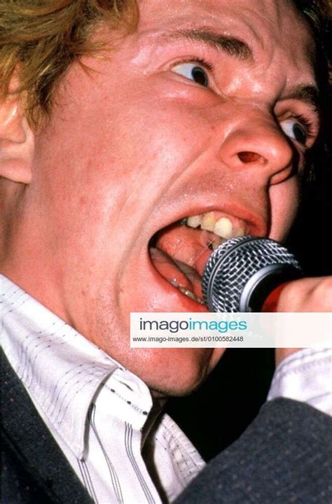 Concert Johnny Lydon Rotten Of The Sex Pistols Then Pil Singer Voc Punk Punk