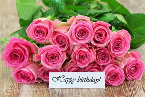 Lavender rose and lily blooms. Happy birthday card with pink roses bouquet — Foto stock ...