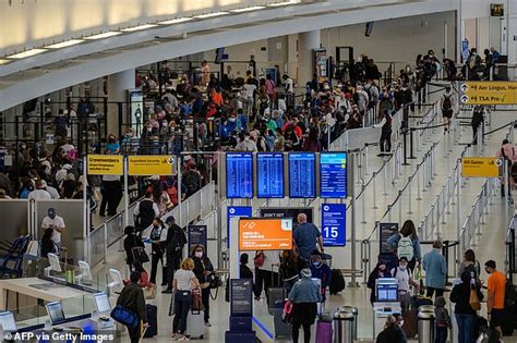 Jfk Delays Hundreds Of Flights Due To Control Tower Water Leak During