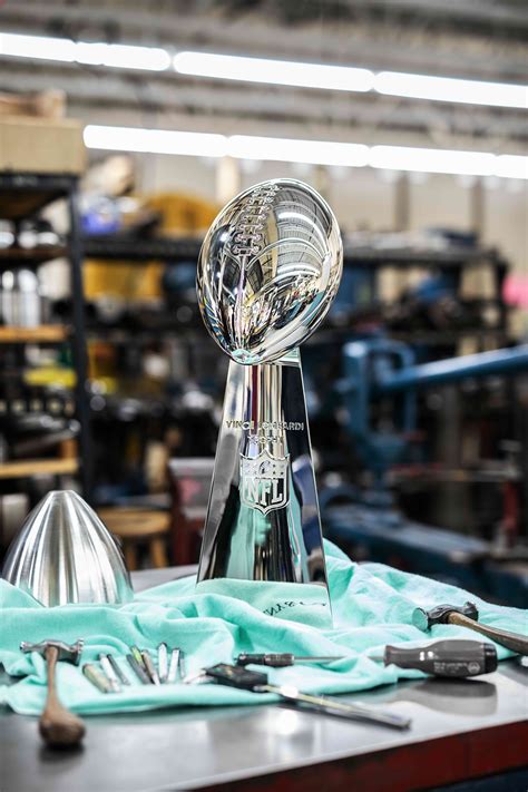 The Vince Lombardi Trophy Is Made By Tiffany The Adventurine