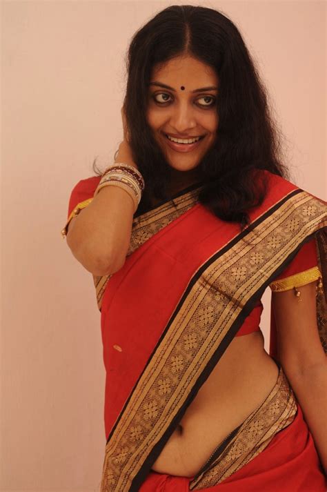 new desi mallu kerala aunty kavitha nair hot navel show fashion show