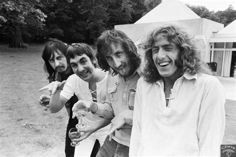Photofeatures Music News Archive The Who Super Scan