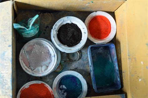 Best Pigment Powders For Making Your Own Paints