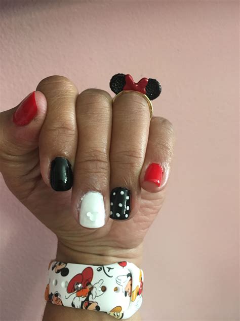 Minnie Mouse Nails Minnie Mouse Nails Disney Outfits Disney Mickey