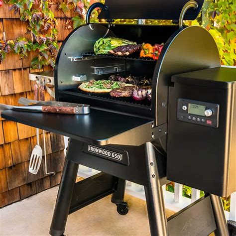 Traeger Ironwood 650 Wifi Pellet Grill And Smoker In Black Tfb65blf