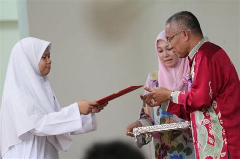 live #keputusanspm tinjauan di smk seksyen 18 shah alam mengenai keputusan sijil pelajaran malaysia 2018. ..anok tok we jusoh mok we yah..: smk seksyen 18, shah ...