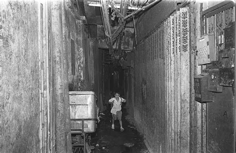 Hong Kongs Kowloon Walled City What Life Was Like Inside The City Of