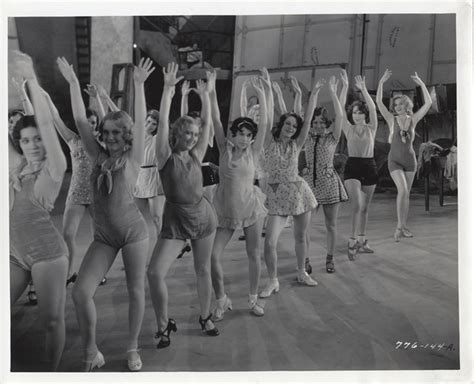 Chorus Girls Interesting Vintage Pictures Show The Artistic Life Of