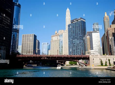 Chicago River By State Street Bridge On Downtown Chicago Stock Photo