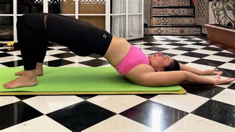 Kareena Kapoor Khan Displays Her Yoga Expertise By Doing 108 Surya Namaskars Take A Sneak Peek