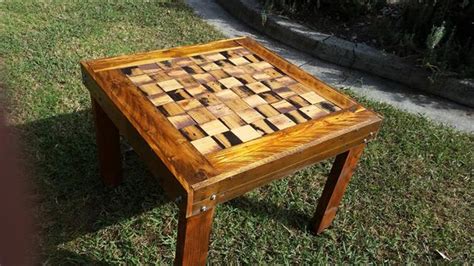 Four each of contrasting materials. DIY Pallet Wooden Chess Dining Table | Pallet Furniture Plans