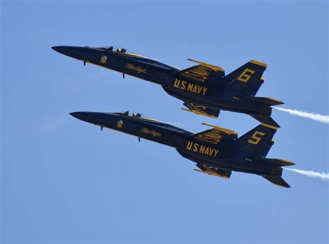 Us Navy Blue Angels Fa 18e Super Hornets 165539 And 16566 Flickr