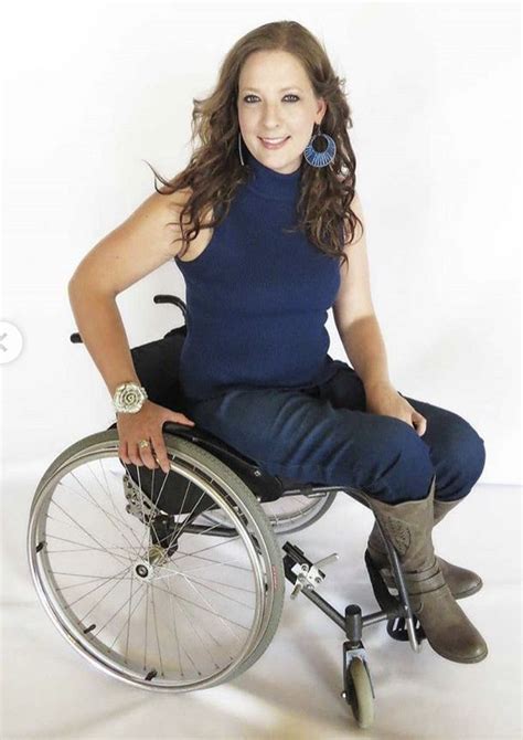 Pin By Mac Man On Paraplegic Women Women Wheelchair Women Lady