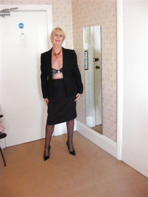 Hot Grannys Hotel Stockings And Heels Job Interview Strip 18 Pics Xhamster