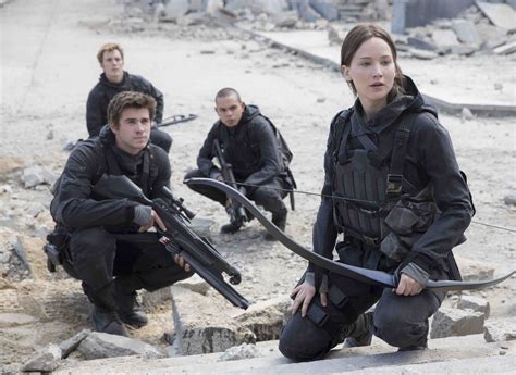 movie review hunger games mockingjay part 2 soars to the very end latf usa