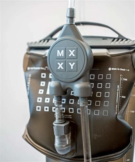 Mxxy Dual Reservoir Hydration Pack Mixes Water And Electrolyte Mix As You