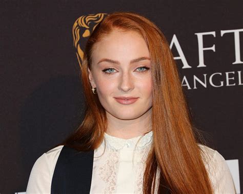 Game Of Thrones Sophie Turner Teases Sansa Starks Fate