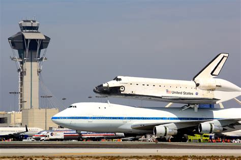Space Shuttle Endeavour Lands In Los Angeles Wired