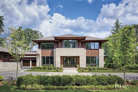 A Transitional Chicago Home With A Prairie Style Exterior Luxedaily