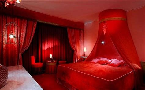 30 Charming Red Bedroom Decorating Ideas For Increase Your Mood Bedroom Red Red Rooms Red
